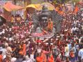 कावडयात्रा : हर्र बोला महादेवच्या गजराने दुमदुमले अकोला - Marathi News | Kabadavatra: Har har Mahadev's chanting in Akola | Latest akola News at Lokmat.com