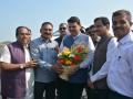 मुख्यमंत्र्यांचे अकोला विमानतळावर स्वागत - Marathi News | Chief Minister welcomed Akola airport | Latest akola News at Lokmat.com