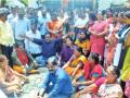 डरेंगे नहीं, लडेंगे! आवाज कुणाचा; संजय राऊत यांच्या घराबाहेर शिवसैनिकांची घोषणाबाजी - Marathi News | Don't be scared, fight! Whose voice? Shiv Sainik sloganeering outside Sanjay Raut's house | Latest mumbai News at Lokmat.com