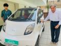 Ratan Tata Nano EV: टाटा नॅनो इलेक्ट्रीकमध्ये येतेय? रतन टाटांचा कारसोबतचा फोटो; रेंजही तुफान - Marathi News | Ratan Tata Nano EV: Ratan Tata's photo with Tata Nano Electric; Range 213 km in Single Charge | Latest auto News at Lokmat.com