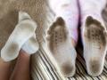 How To Clean White Socks : पांढरे सॉक्स वापरून वापरून काळेकुट्ट होतात, डाग निघता निघत नाहीत; 5 उपाय-मोजे पांढरे शुभ्र - Marathi News | How To Clean White Socks: Using white socks causes blackheads, stains do not go away; 5 solution-socks white white | Latest sakhi News at Lokmat.com