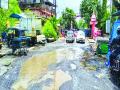 उरण परिसरातील रस्त्यांची झाली दुरवस्था; खड्ड्यांमुळे चाळण - Marathi News | Bad condition of roads in Uran area; Sieve due to pits | Latest raigad News at Lokmat.com