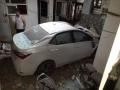 लॉकडाऊनमध्ये नशेत वेगाने कार घेऊन तरुण बेडरूममध्ये घुसला अन्... - Marathi News | lockdown drunk young man rammed car in bedroom of anothers bungalow hrb | Latest crime News at Lokmat.com