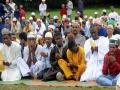 आफ्रिकन मुस्लीम कलाकारांकडून ईदगाह मैदानावर नमाजपठण - Marathi News | Namaz Pathan from Idaho grounds by African Muslim artists | Latest nashik News at Lokmat.com