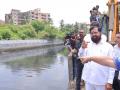 नद्यांना गतवैभव मिळवून देणार: मुख्यमंत्र्यांची ग्वाही; पाच ठिकाणी नालेसफाईचा पाहणी दौरा - Marathi News | Bringing rivers back to glory: Chief Minister's statement; Inspection tour of drain cleaning at five places | Latest mumbai News at Lokmat.com