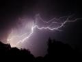 घरावर वीज पडून तिघे गंभीर, गरोदर महिला रुग्णालयात दाखल - Marathi News | electricity on the house, in incident three serious and pregnant women hospitals in dahanu | Latest thane News at Lokmat.com