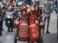 गॅस सिलिंडर झाले स्वस्त; इलेक्ट्रिक वाहने महागली  - Marathi News | Gas cylinders became cheaper Electric vehicles are expensive 1st june 2023 | Latest business News at Lokmat.com