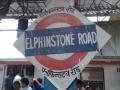 एल्फिन्स्टन स्टेशनचे तिकीट घर आता कंटेनरमध्ये - Marathi News | Elphinstone station ticket is now in the container | Latest mumbai Videos at Lokmat.com