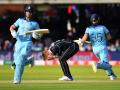 ICC World Cup 2019 : विश्वचषकाची अंतिम फेरी अखेर सुपर ओव्हरमध्ये...... - Marathi News | ICC World Cup 2019: England finally won the World Cup | Latest cricket News at Lokmat.com