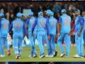 T20 World Cup, IND vs ENG : सीनियर्सनी आता निवृत्ती घ्यायला हवी का? इंग्लंडकडून पराभवानंतर राहुल द्रविडनं केलं मोठं भाष्य - Marathi News | T20 World Cup, IND vs ENG : Rahul Dravid: "It's too early to talk about the future of senior players. Not the right time to talk and think about this stuff. India have enough time to build and prepare for the next World Cup." | Latest cricket Photos at Lokmat.com