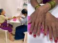 Viral Video : नऊवारी साडी नेसून आजीबाई करताहेत मेनिक्युअर, उत्साह असा की पाहतच राहावे.. - Marathi News | Viral Video: Grandmother is doing manicure wearing nauwari sari in studio | Latest sakhi News at Lokmat.com