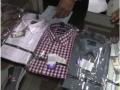 ब्रँडेड शर्टचे लेबल लावून बनावट शर्ट्स विकणाऱ्यास अटक - Marathi News | Arrested for selling a branded shirt | Latest crime News at Lokmat.com