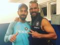 कोहली आणि धवन यांची कुटुंबासह इंग्लंड सफारी - Marathi News | Kohli and Dhawan's family in England together | Latest cricket News at Lokmat.com