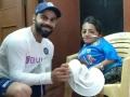 पहिल्या विजयानंतर कोहलीने घेतली आपल्या स्पेशल फॅनची भेट - Marathi News | virat Kohli visits his special fan after his first win | Latest cricket News at Lokmat.com