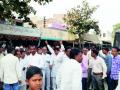 अकोला : शेकाप, शेतकरी संघटनेचे कार्यकर्ते स्थानबद्ध! - Marathi News | Akola: Workers of the peasant, farmer organization detained! | Latest akola News at Lokmat.com