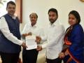भारती विद्यापीठातर्फे पुरग्रस्तांसाठी 25 लाखांची मदत - Marathi News | Bharati Vidyapeeth gave 25 lakh to flood affected people | Latest pune News at Lokmat.com