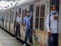 Mumbai Local: मुंबई लोकल सामान्यांसाठी पुन्हा बंद होण्याची शक्यता; विजय वडेट्टीवारांचे संकेत - Marathi News | Mumbai local likely to close again for commuters because of coronaVirus ; Signs of Vijay Vadettiwar | Latest mumbai News at Lokmat.com