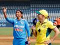 Aus W vs Ind W, 1st ODI : हरमनप्रीत कौरनं टॉस जिंकून घेतला फलंदाजीचा निर्णय - Marathi News | Aus W vs Ind Women, 1st ODI: Harmanpreet Kaur wins the toss and elects to bat | Latest cricket News at Lokmat.com