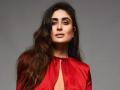  करिना कपूर मानधनावर अडली, ‘हिंदी मीडियम 2’ला दिला नकार!! - Marathi News | kareena kapoor khan not working in hindi medium 2 opposite irrfan khan know why | Latest filmy News at Lokmat.com