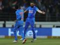 भारताने ऑस्ट्रेलियावर कसा मिळवला विजय, पाहा फक्त एका क्लिकवर... - Marathi News | See how India beat Australia in 2nd ODI, in just one click ... | Latest cricket Photos at Lokmat.com