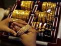 Gold, Silver Rates: सोन्या, चांदीचे दर कमालीचे गडगडले; चांदीमध्ये तीन दिवसात दहा हजारांची कपात - Marathi News | fall of three thousand in the price of silver | Latest maharashtra News at Lokmat.com