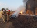 गोदामाला आग; साहित्य जळून खाक! - Marathi News | Fire to Godown fire at Akola | Latest akola News at Lokmat.com