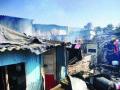 कळव्यात गॅसचा भडका; सहा झोपड्या जळून खाक - Marathi News |  Gas exploded; Six Hut burns | Latest thane News at Lokmat.com