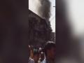 गिरगावमधील इमारतीला भीषण आग - Marathi News | A giant fire in the Girgaon building | Latest crime Videos at Lokmat.com