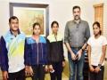 वडिलांच्या उपचारासाठी धावणाऱ्या मुलींचे फिरोदियांनी घेतले पालकत्व - Marathi News | Phirodias took guardianship of the girls who ran for their father's treatment | Latest ahilyanagar News at Lokmat.com