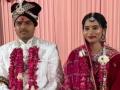 Firoza Khatun : जेलमध्ये जुळलं सूत! प्रेमासाठी ओलांडल्या धर्माच्या सीमा; जेलर फिरोजा खातूनने केलं कैद्यासोबत लग्न - Marathi News | assistant jailer firoza khatun marries former prisoner Bajrang dal performs kanyada during wedding | Latest national News at Lokmat.com