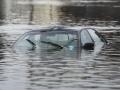 पुराच्या पाण्यात कार, बाईक बुडालीय; दुरुस्तीची चिंता सतावतेय का? - Marathi News | Cars, bikes stuck in flood water; how to claim in insurance? | Latest auto News at Lokmat.com