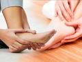 Foot care tips : दुखऱ्या टाचा, टोचऱ्या भेगा विसरा, 4 उपायांनी घ्या पायांची काळजी - Marathi News | Foot care tips: Forget painful soles, split ends, take care of feet with 4 remedies | Latest sakhi News at Lokmat.com