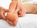 नियमित करा पायांना मालिश; 'या' समस्या होतील दूर - Marathi News | Massage of feet will get rid of many diseases | Latest health Photos at Lokmat.com
