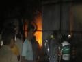 Video : सिद्धार्थ कॉलनीतील झोपड्यांना आग    - Marathi News | Fire in slums in Siddhartha Colony | Latest mumbai News at Lokmat.com