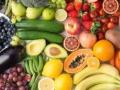 संचारबंदीचा फळ बाजाराला फटका! - Marathi News | Fruit Market hit by Curfue in Akola | Latest akola News at Lokmat.com