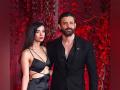 Hrithik Roshan Wedding: हृतिक रोशन चढणार बोहल्यावर? तलाकनंतर, 12 वर्षांनी छोट्या गर्लफ्रेंडसोबत घेणार सात फेरे! - Marathi News | bollywood actor Hrithik roshan wedding rumour with girlfriend saba azad after divorce with sussanne khan | Latest filmy News at Lokmat.com