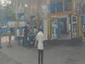 मीरा भाईंदरमध्ये पेट्रोल पंपावर ठणठणाट; पोलिसांचा बंदोबस्त  - Marathi News | Clash at petrol pump in Mira Bhayander Police deployment | Latest vasai-virar News at Lokmat.com