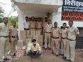निलजी येथे दीड लाखाची बेकायदा देशी दारू जप्त - Marathi News | Illegal indigenous liquor seized in Nilji | Latest kolhapur News at Lokmat.com