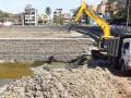 तलावातील गाळ काढण्यास सुरुवात - Marathi News | Begin to remove the sludge from the lake | Latest navi-mumbai News at Lokmat.com