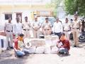 देशीदारूच्या तेवीस बॉक्ससह साडेतीन लाखाचा मुद्देमाल जप्त - Marathi News | Three and a half lakhs boxes of desidaru were seized at gangakhed | Latest parabhani News at Lokmat.com