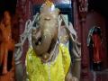 उकाड्याने बाप्पाही झाले हैराण; मूर्तीलाही फुटला घाम - Marathi News | sweating from ganesh idol in Bihar's Gaya temple | Latest national News at Lokmat.com