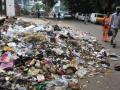 शहरात घनकचऱ्याचे ढीग; ४५ कोटींची निविदा रखडली - Marathi News | Akola : Garbage in the city; 45 crore tender held | Latest akola News at Lokmat.com