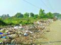 ... आता इथे टाकले जाते डेब्रिज - Marathi News | ... now here it is debris | Latest thane News at Lokmat.com