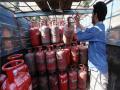 LPG Prices: जगाच्या तुलनेत भारतात LPG गॅसची किंमत सर्वाधिक, पेट्रोलच्या बाबतीत कितवा नंबर..? - Marathi News | LPG Prices: India has the highest LPG gas price in the world, what about petrol? | Latest national Photos at Lokmat.com