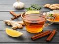 आल्याचा चहा पिण्याचे फायदे माहीत असतीलच आता नुकसान जाणून घ्या! - Marathi News | You Should know these ginger tea side effects | Latest health News at Lokmat.com