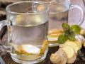 आल्याचं पाणी पिण्याचे हे फायदे तुम्हाला माहीत नसतील! - Marathi News | Amazing health benefits of ginger water | Latest health News at Lokmat.com