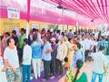 पारा वाढला, मतदानाचा तोराही वाढला..., उत्साह कायम; उन्हाच्या काहिलीतही मतदान केंद्रांबाहेर मतदारांच्या रांगा - Marathi News | voting excitement remains; Queues of voters outside polling stations even in summer | Latest mumbai News at Lokmat.com