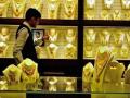 लग्नसराईमुळे आठ दिवसांत सोने १२५० रुपयांनी महागले - Marathi News | Gold prices fell by Rs 1.5 thousand in eight days | Latest business News at Lokmat.com
