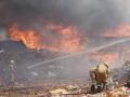 सोनसोडो कचरा यार्डाची आग दुसऱ्या दिवशीही धुमसतीच - Marathi News | fire at sonsodo garbage yard continues on second day | Latest goa News at Lokmat.com