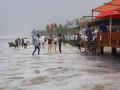 गोव्यातील किनारे पाण्याखालीच, दक्षिण व उत्तर गोव्याला फटका - Marathi News | Tourism hit due to luban storm Goa beaches vanish | Latest goa News at Lokmat.com
